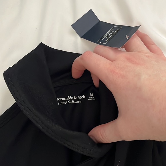 Abercrombie & Fitch Cutout One Should Longsleeve Top - Picture 4 of 5